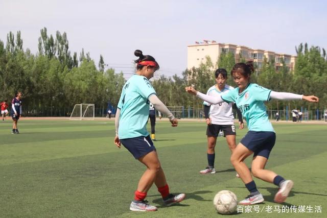 足球比赛即时报道：女队劲旅受到新挑战的简单介绍